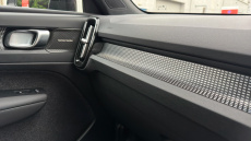 Volvo XC40 2.0 B4P Ultra Dark 5dr Auto Petrol Estate